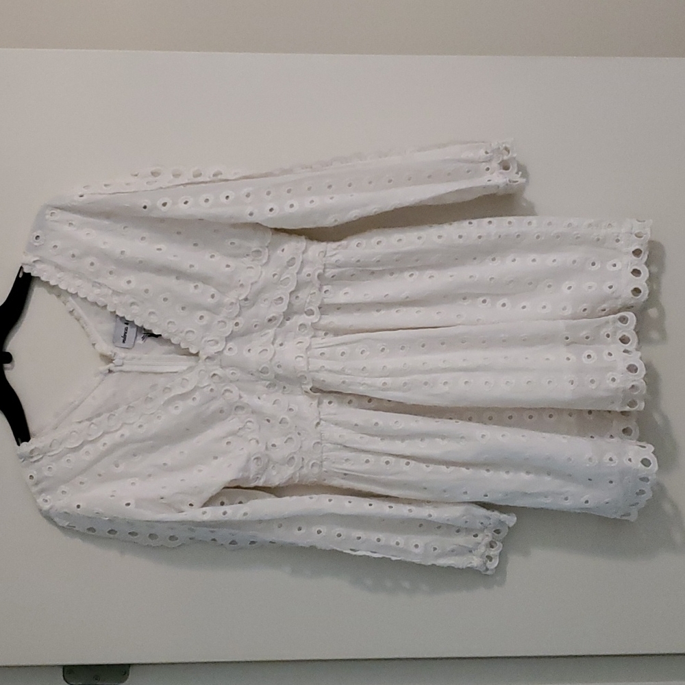 Valencia & vine white lace dress NWT, sz S
